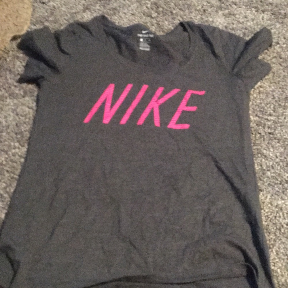 NWOT Nike Tee